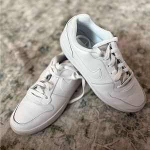 Nike Women’s White Sneakers 9.5